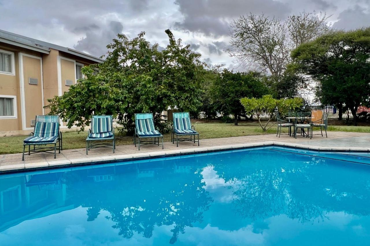 Protea Hotel By Marriott Ondangwa Dış mekan fotoğraf