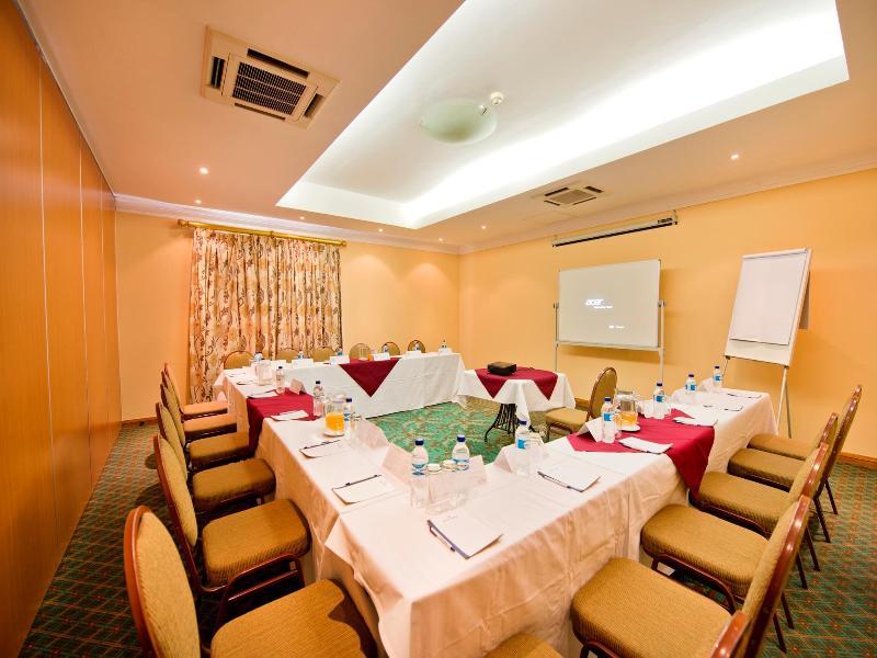 Protea Hotel By Marriott Ondangwa Dış mekan fotoğraf