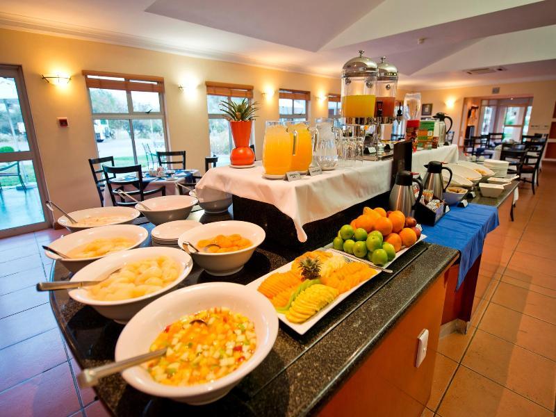 Protea Hotel By Marriott Ondangwa Dış mekan fotoğraf