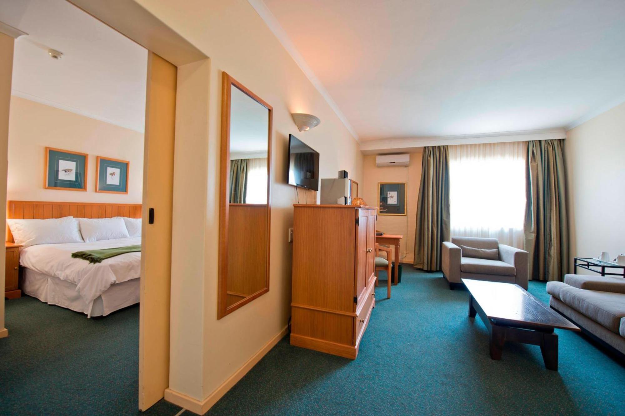 Protea Hotel By Marriott Ondangwa Dış mekan fotoğraf
