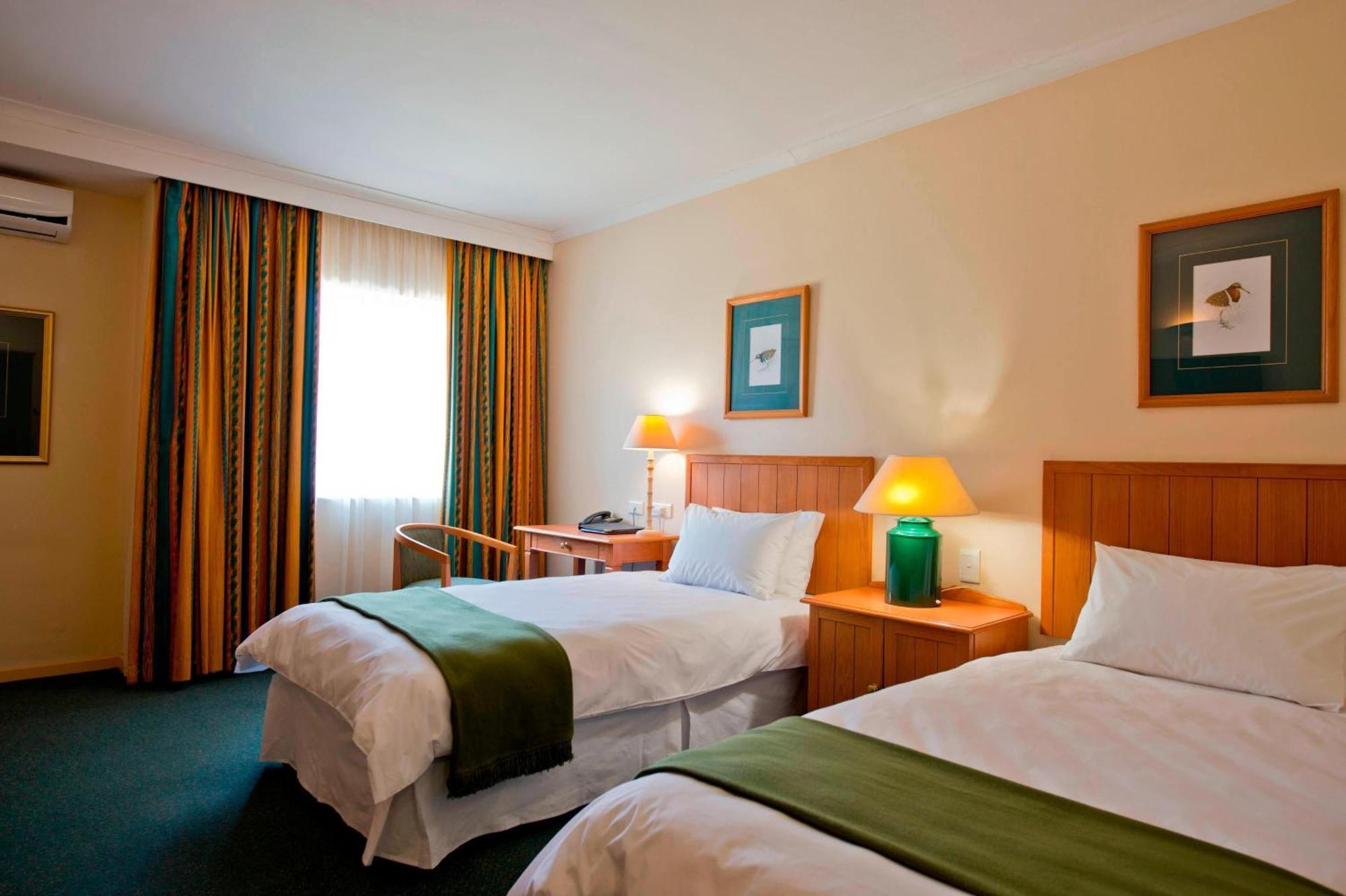 Protea Hotel By Marriott Ondangwa Dış mekan fotoğraf