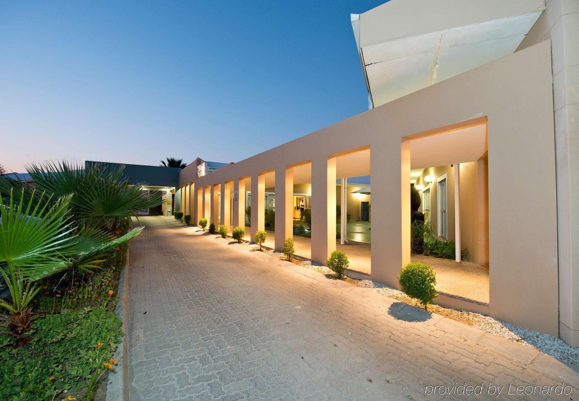 Protea Hotel By Marriott Ondangwa Dış mekan fotoğraf