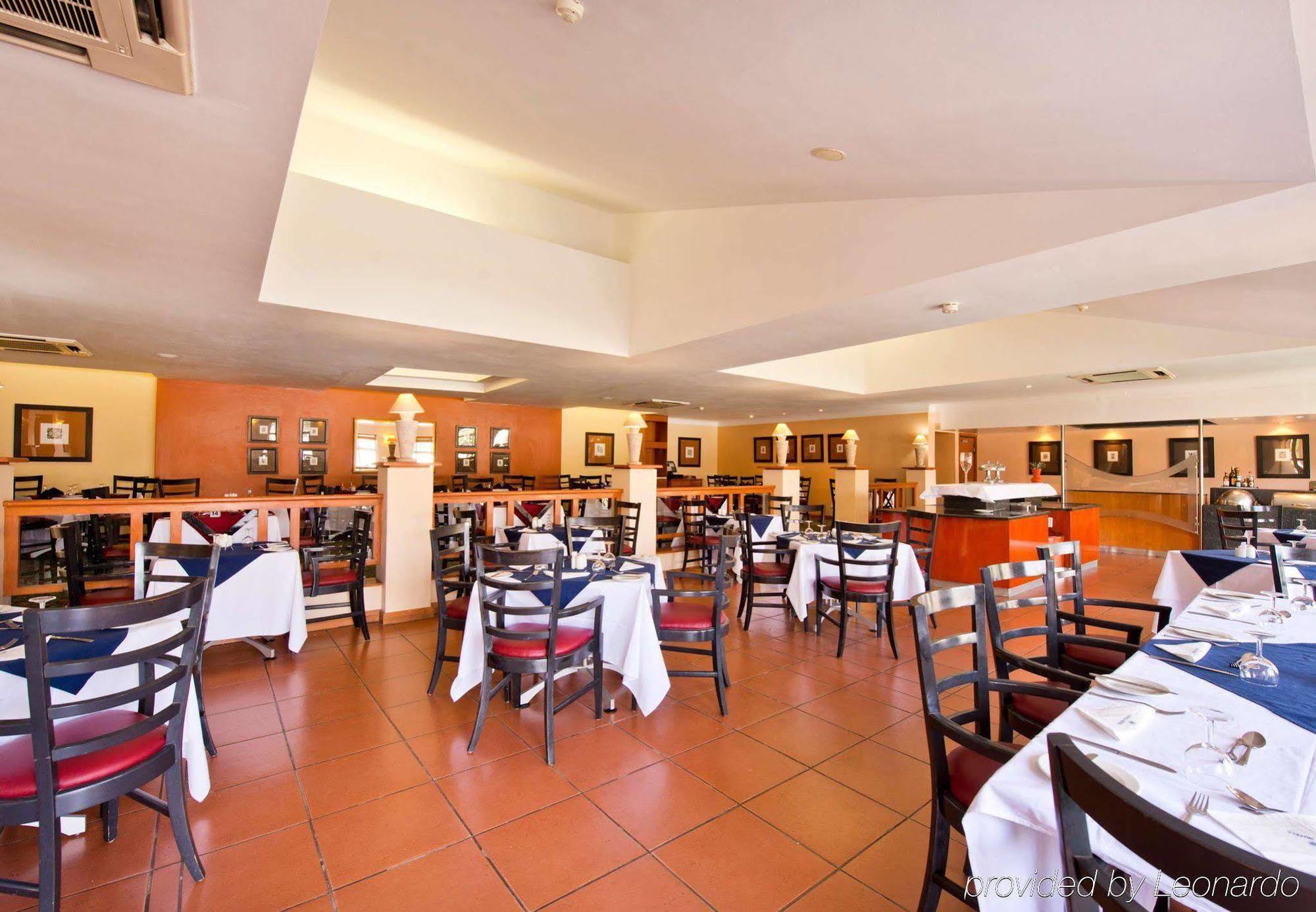 Protea Hotel By Marriott Ondangwa Dış mekan fotoğraf