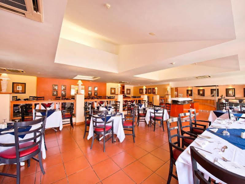 Protea Hotel By Marriott Ondangwa Dış mekan fotoğraf